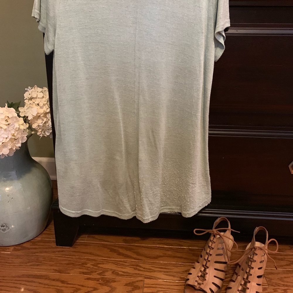 Top - Picture 2 of 4